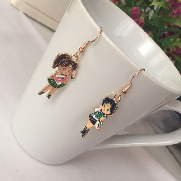 🍏50% OFF/3+...Set of 5 Sailor Moon Characters and 2 Cats Earrings - Picture 9 of 13